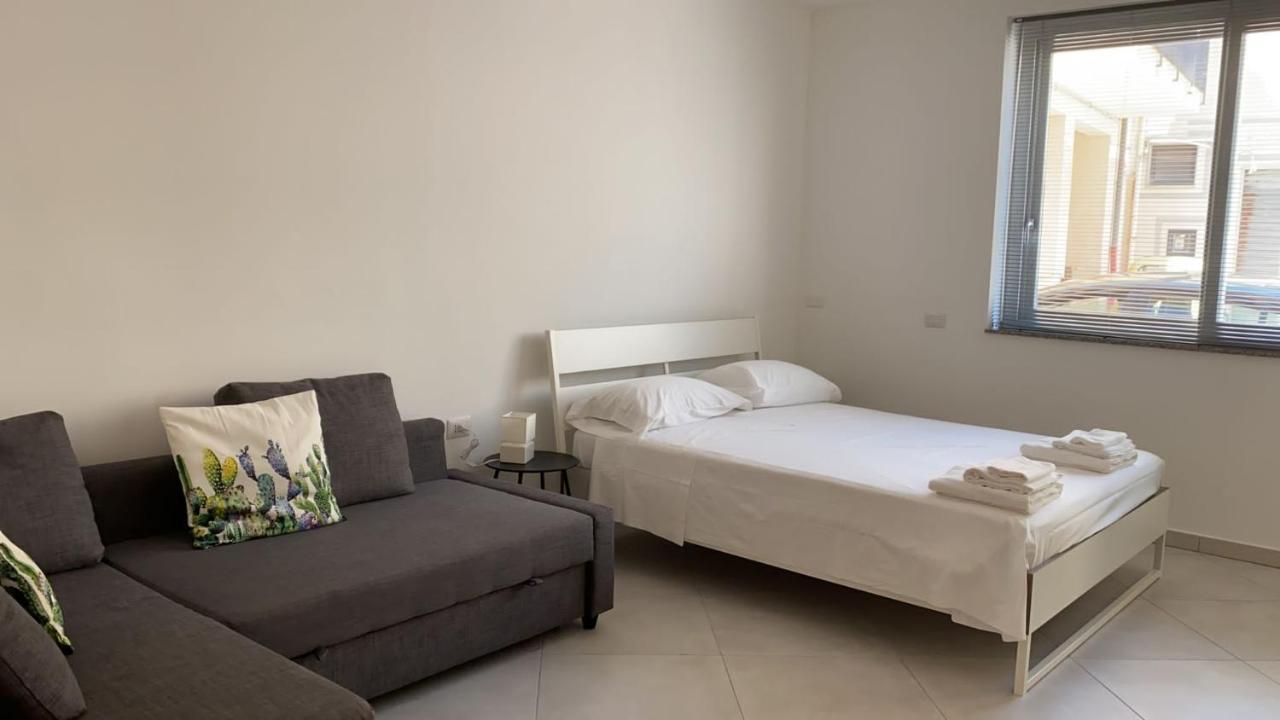 Carolina Apartments - Monolocale Capo dʼOrlando Dış mekan fotoğraf